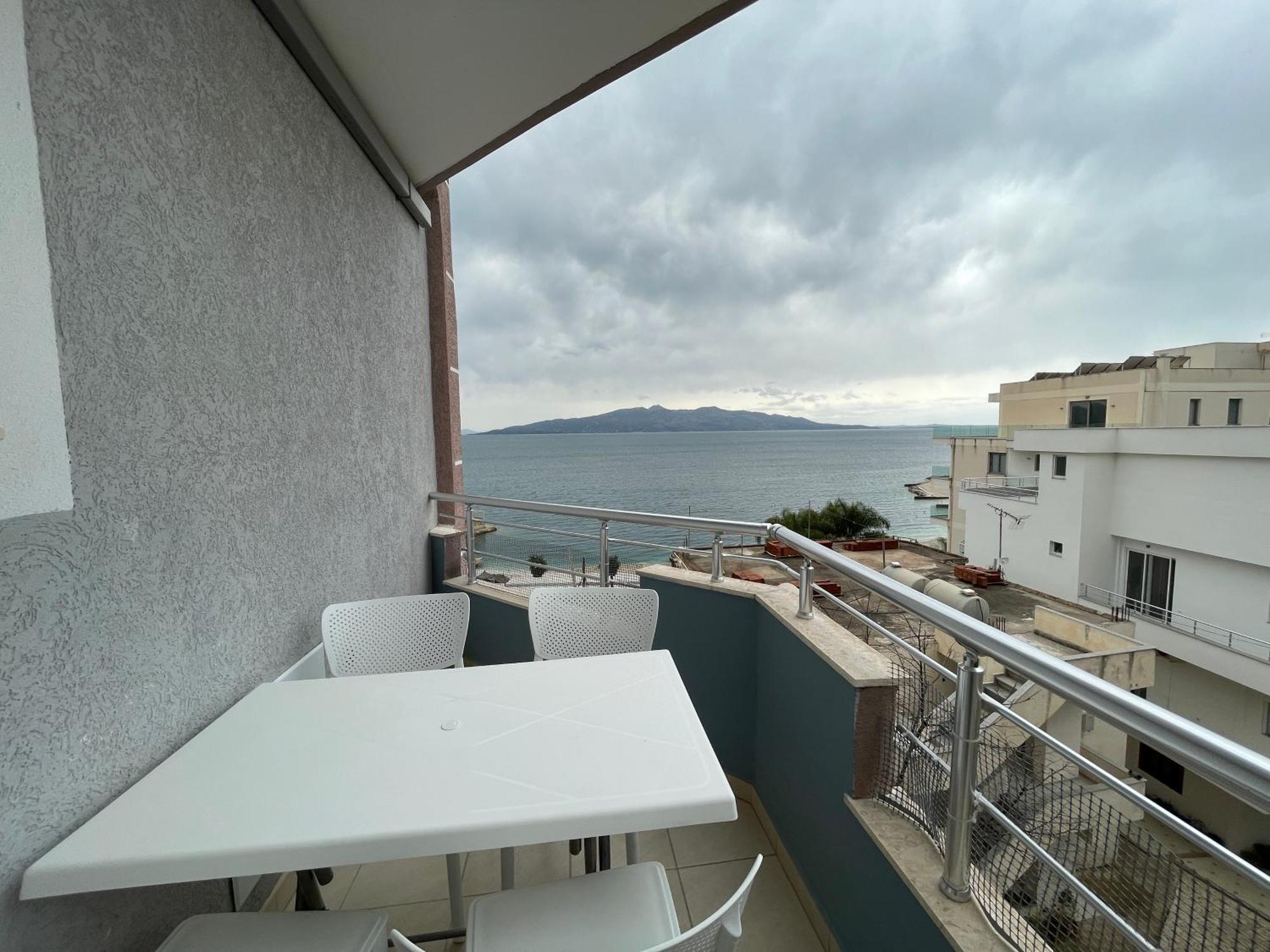 Susy Sea View Apartment Sarande Ngoại thất bức ảnh